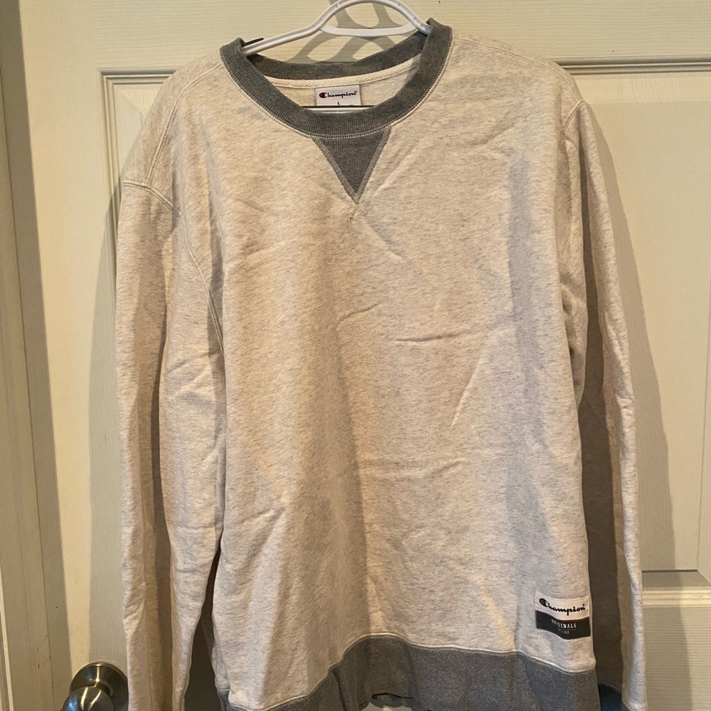 L grey/tan champion crew neck